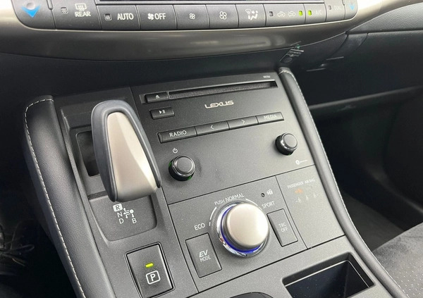 Lexus CT cena 99900 przebieg: 48023, rok produkcji 2020 z Reszel małe 596
